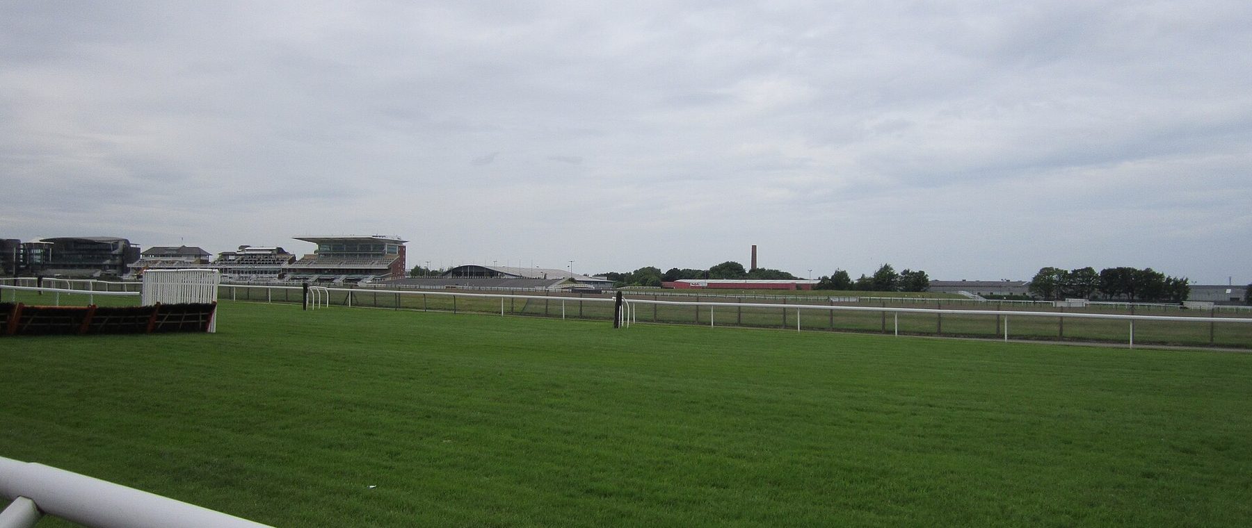 Aintree Racecourse: tickets, parking and hotels 2026/27